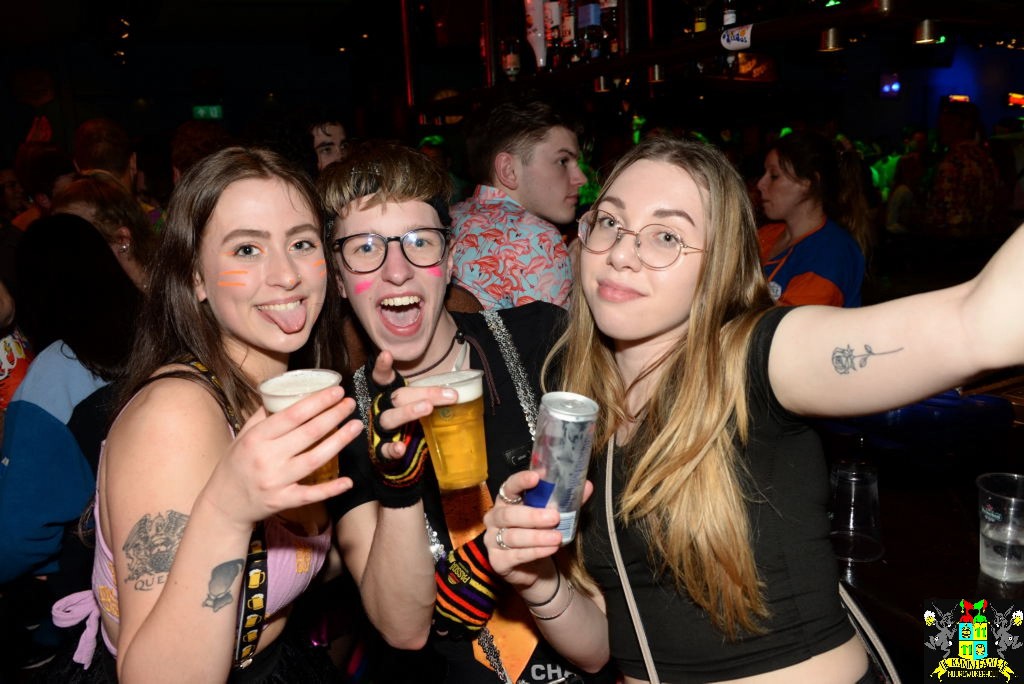 ../Images/Carnavals maandagavond in VdG 205.jpg